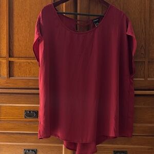 EUC Torrid Georgette Cage Back Dolman Short Sleeve Flowy Burgundy Blouse
